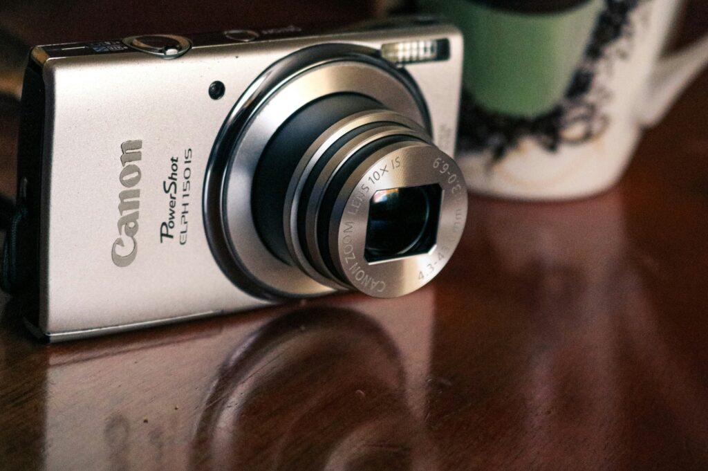 コンパクトカメラ
